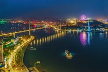 Бухта Кыалук в провинции Куангнинь ночью. Фото: baoquangninh.com.vn