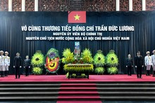 Гроб с телом бывшего Президента Чан Дык Лыонга установлен в Национальном траурном зале по адресу: дом 5, улица Чантханьтонг, город Ханой.