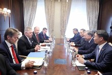 Генеральный секретарь То Лам встречается с премьер-министром Словакии. Фото: ВИА