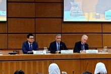 Посол Ву Ле Тхай Хоанг (слева) на мероприятии.