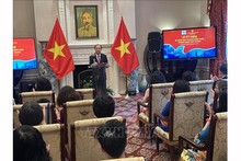 Посол Вьетнама в США Нгуен Куок Зунг выступает на церемонии. Фото: ВИА
