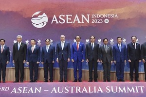 Премьер-министр Фам Минь Тьинь и главы делегаций на 3-м саммите АСЕАН-Австралия. Фото: ВИА