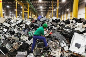 Переработка электронных отходов – важнейшая задача. (Фото: National Geographic)