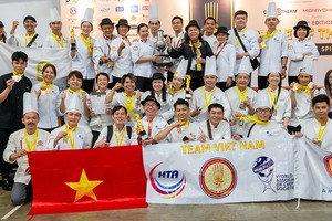 Вьетнамская делегация, участвовавшая в кулинарном конкурсе Пинанг 2024 года. 