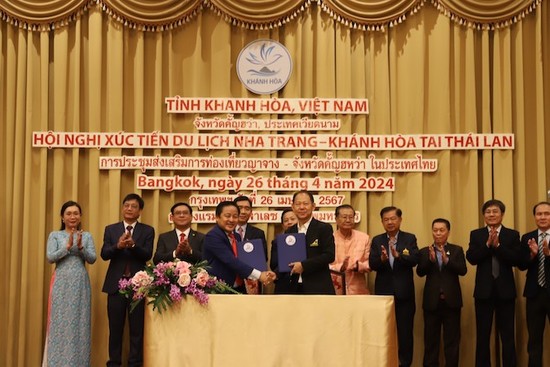 Был подписан меморандум о взаимопонимании по сотрудничеству в развитии туризма между Ассоциацией туризмом Нячанг-Кханьхоа и Ассоциацией туризма Таиланда. Фото: ВИА