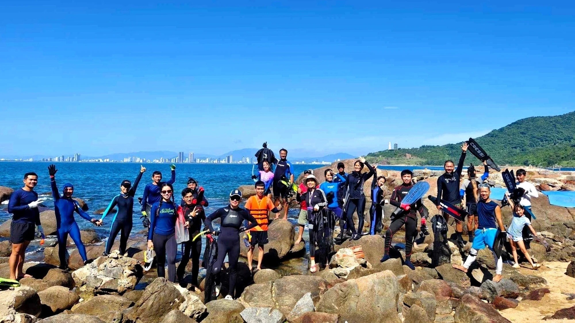 Мероприятие по очистке моря, организованное группой волонтеров «Đà Nẵng Free Diving».