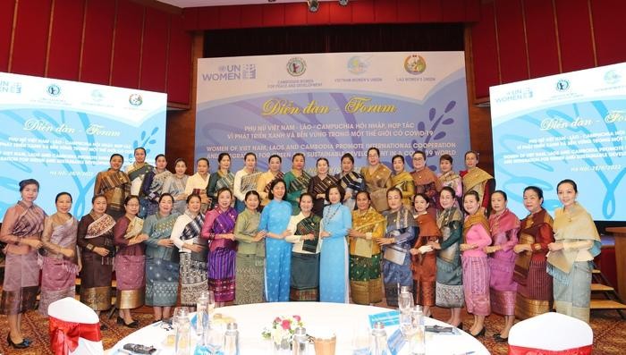 Участники форума. Фото: phunuvietnam.vn