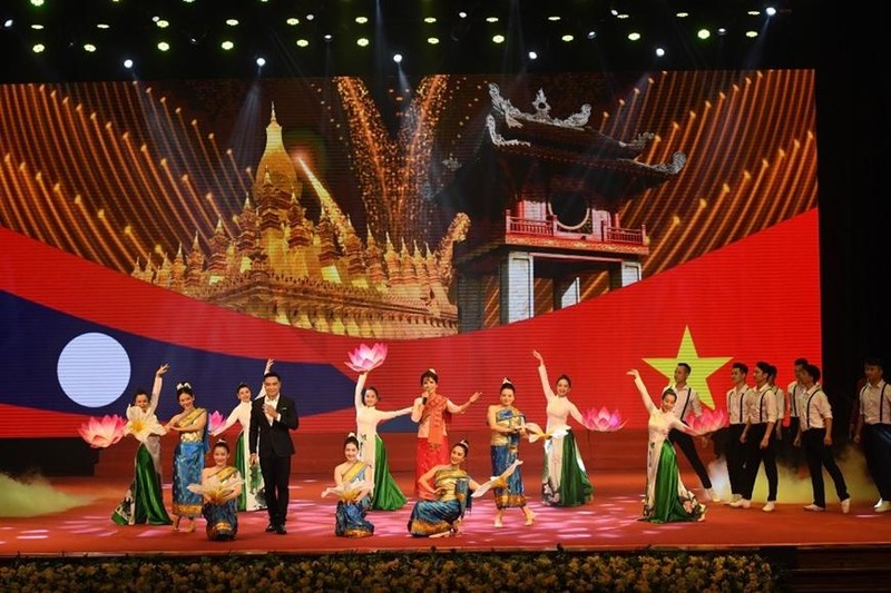 Церемония празднования 60-летия установления дипотношений между Вьетнамом и Лаосом в Ханое. Фото: Вьет Чунг