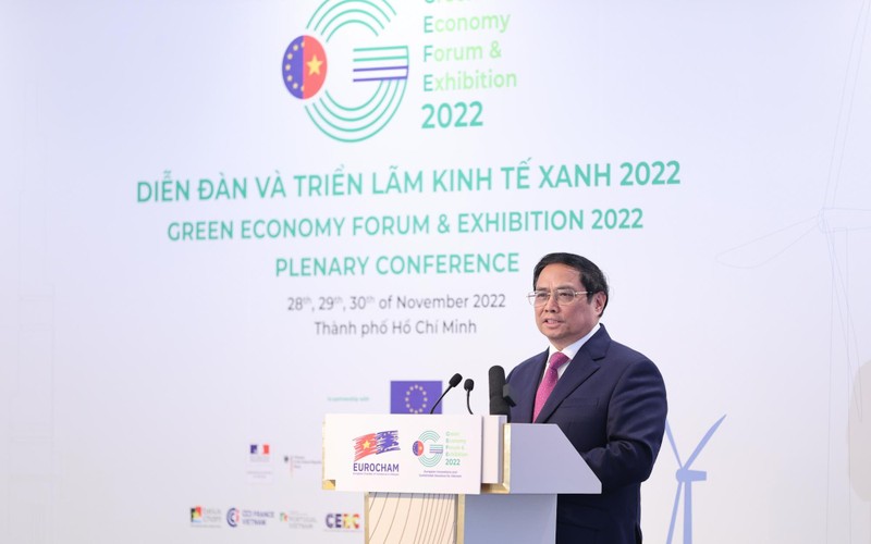Премьер-министр Фам Минь Тьинь выступает на GEFE-2022. Фото: VGP