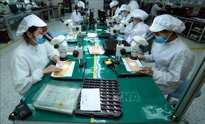 Производство электронных компонентов в провинции Хынгйен. Фото: ВИА
