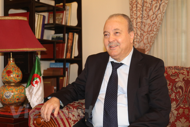 Посол Алжира во Вьетнаме Бубазин Абдельхамид. Фото: ВИА