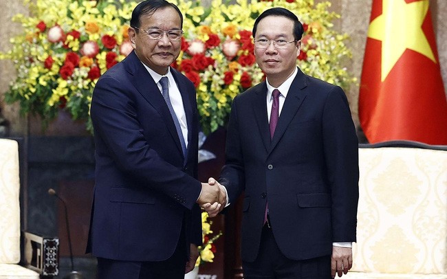 Президент Во Ван Тхыонг и Вице-премьер, Министр иностранных дел и международного сотрудничества Камбоджи Прак Сокхон. Фото: ВИА