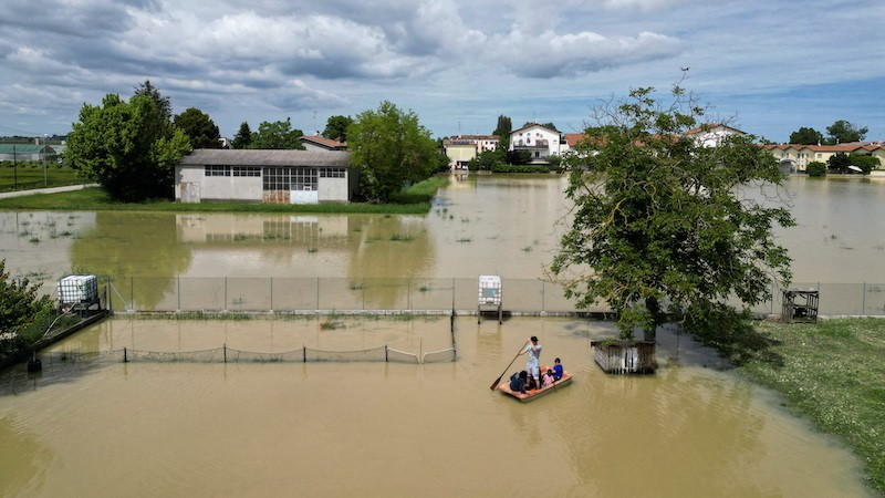 Север Италии столкнулся с самым сильным за последние 100 лет наводнением. Фото: Рейтер