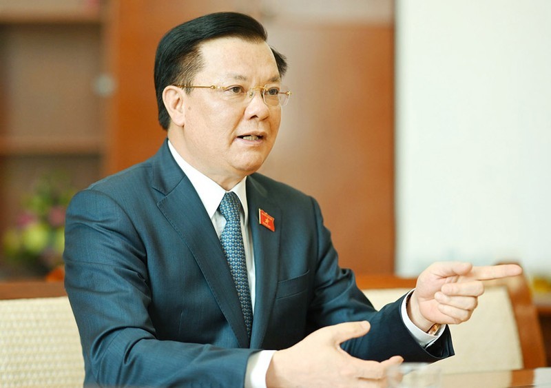 Член Политбюро, Секретарь Парткома Ханоя Динь Тиен Зунг.