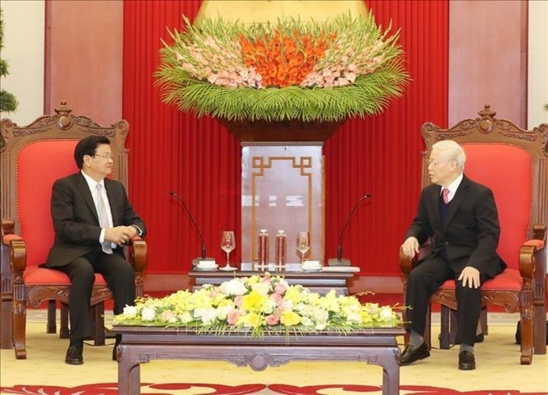 Генеральный секретарь ЦК КПВ Нгуен Фу Чонг и Генеральный секретарь ЦК НРПЛ, Президент Лаоса Тхонглун Сисулит. Фото: ВИА