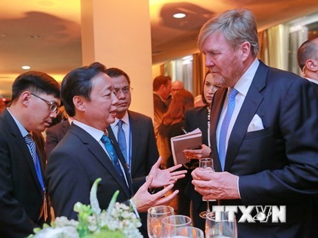 Вице-премьер Чан Хонг Ха и Король Нидерландов Виллем-Александр Клаус Джордж Фердинанд. Фото: ВИА