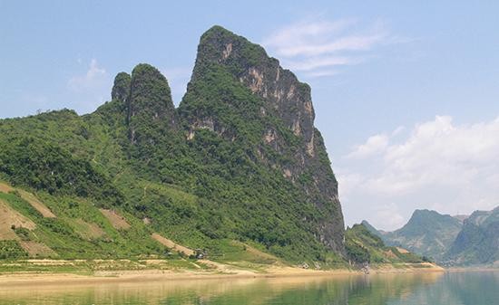 Гора Рука Будды. Фото: baosonla.org.vn