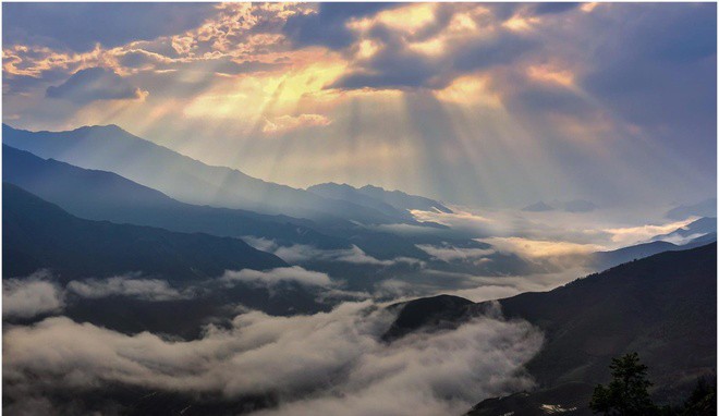 Тасуа известна прозвищем «облачный рай». Фото: zingnews.vn