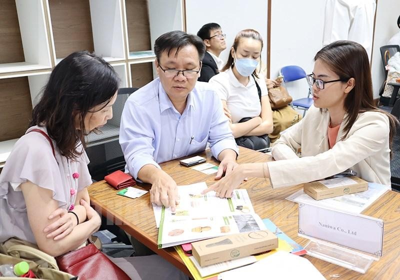Вьетнамские и японские предприятия обмениваются информацией. Фото: hcmcpv.org.vn