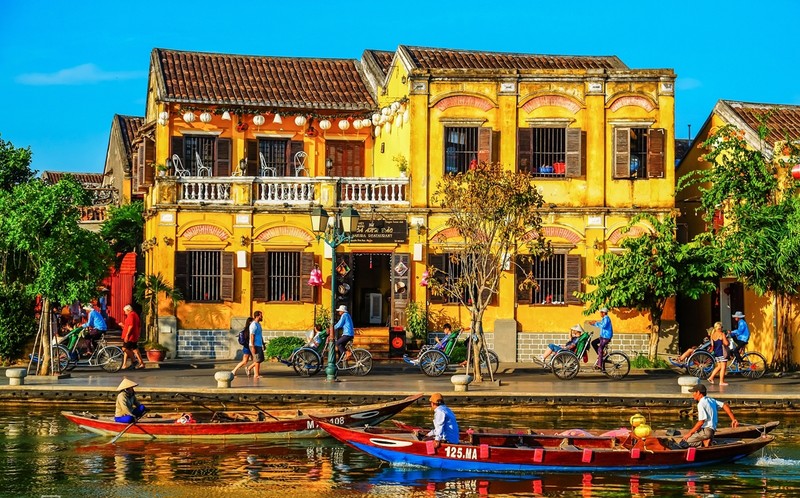 Туристы посещают Хойан. Фото: vnexpress.net