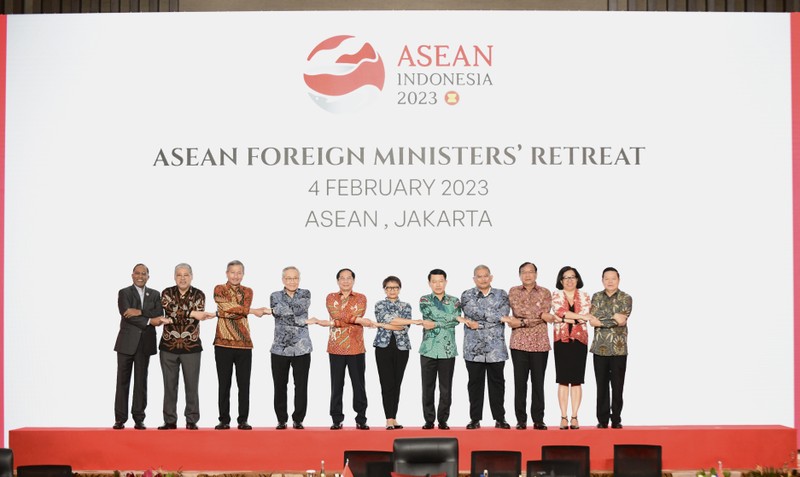 Министры иностранных дел АСЕАН на Совещании министров иностранных дел АСЕАН в узком составе. Фото: МИД Вьетнама