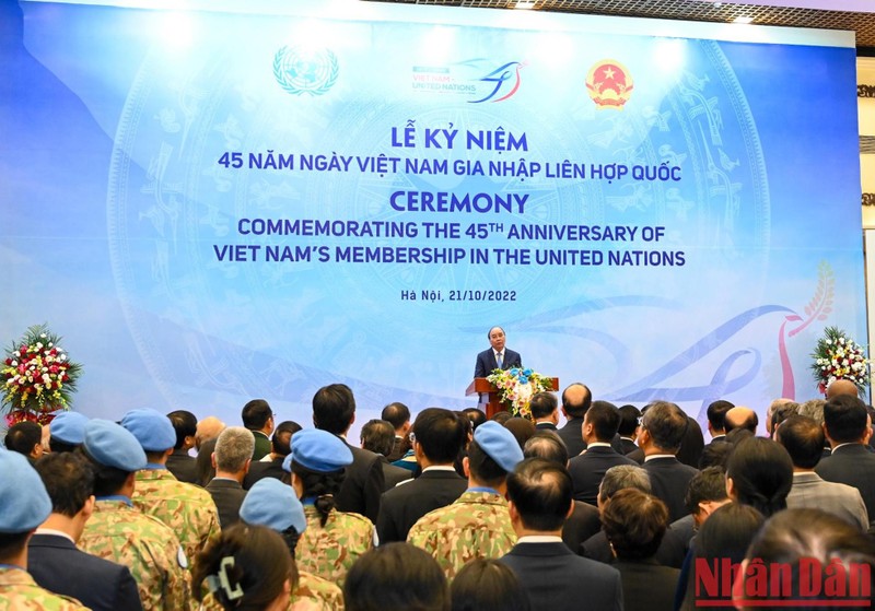 Президент Нгуен Суан Фук выступает на церемонии. Фото: Зюи Линь