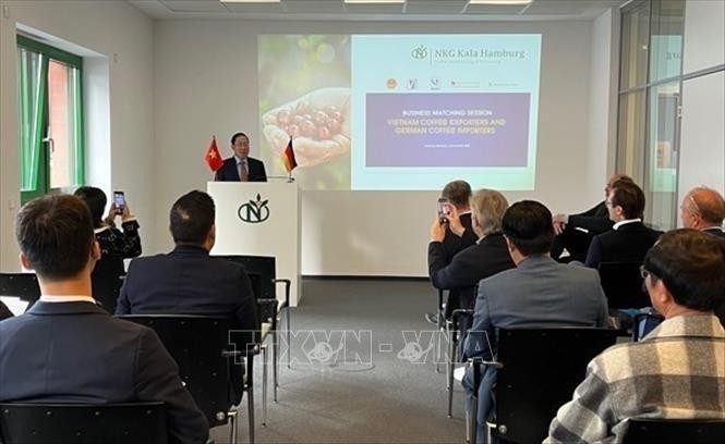 В Гамбурге прошла конференция по установлению связей между вьетнамскими и немецкими предприятиями. Фото: VNA