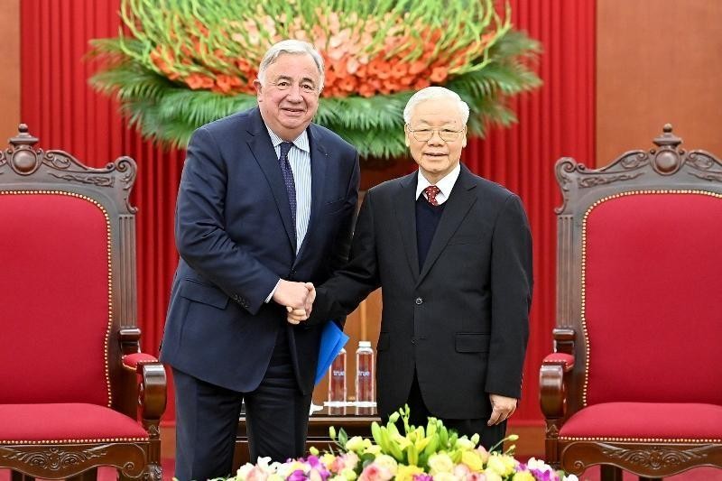 Генеральный секретарь ЦК КПВ Нгуен Фу Чонг и Председатель Сената Жерар Ларше. Фото: Данг Кхоа