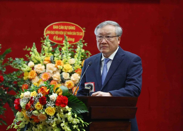 Председатель Верховного народного суда Нгуен Хоа Бинь выступает на конференции. Фото: ВИА