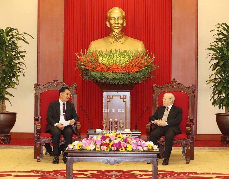 Генеральный секретарь ЦК КПВ Нгуен Фу Чонг и Генеральный секретарь MIU Мигель Мехиа. Фото: ВИА