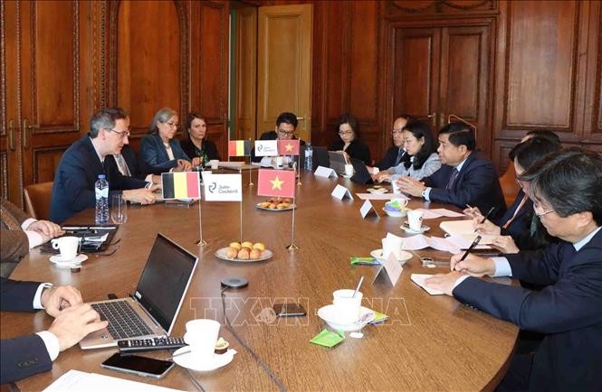 Общий вид рабочей встречи между Министром планирования и инвестиций Вьетнама Нгуен Тьи Зунгом и корпорацией John Cockerill. Фото: ВИА