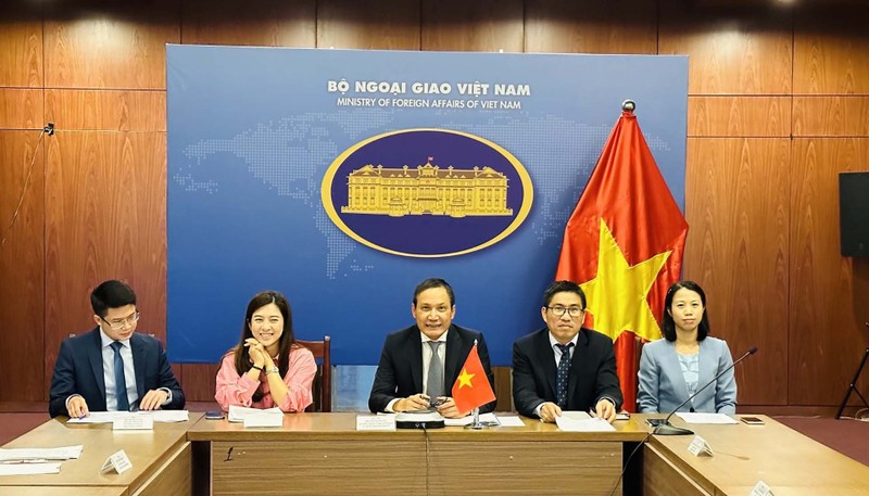 Вьетнамская делегация на политических консультациях. Фото: baoquocte.vn