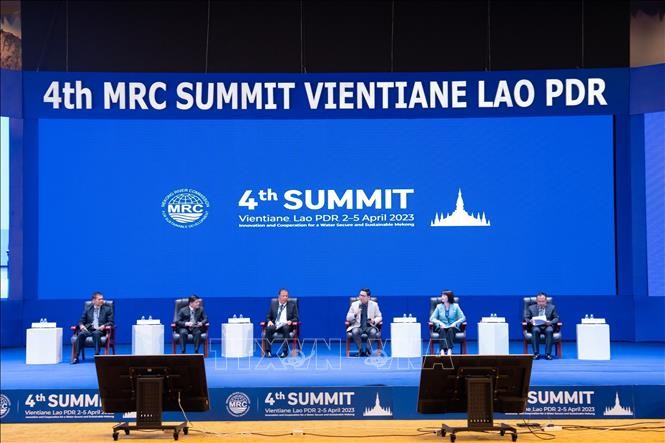 Участники саммита обсуждают вопросы реки Меконг. Фото: ВИА