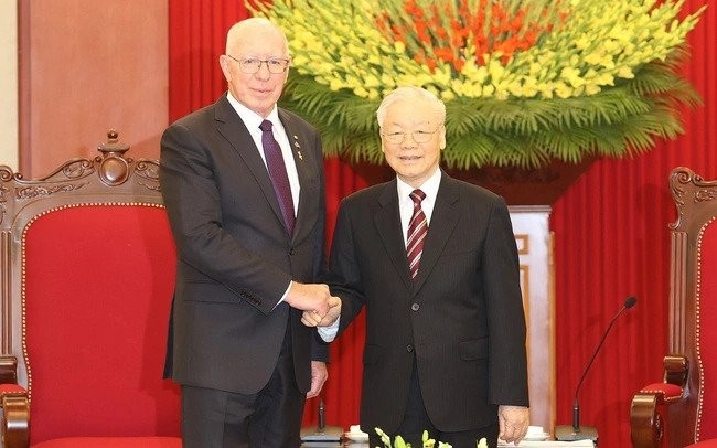 Генеральный секретарь ЦК КПВ Нгуен Фу Чонг и Генерал-губернатор Австралии Дэвид Херли. Фото: ВИА