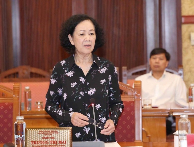Постоянный член Секретариата ЦК КПВ Чыонг Тхи Май выступает на конференции. Фото: ВИА