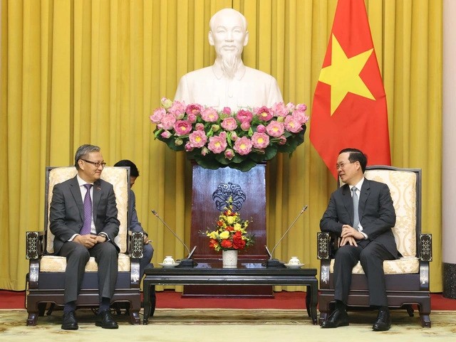 Президент Во Ван Тхыонг и Заведующий Отделом ЦК НРПЛ по внешним связям Тхонгсаван Фомвихан. Фото: ВИА 