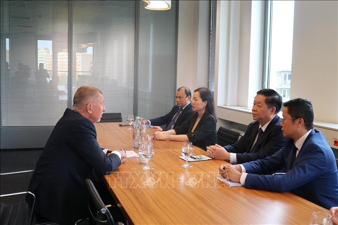 Товарищ Нгуен Чонг Нгиа встречается с Председателем Акции недовольных граждан, бывшим Премьер-министром Чехии Андреем Бабишем. Фото: ВИА