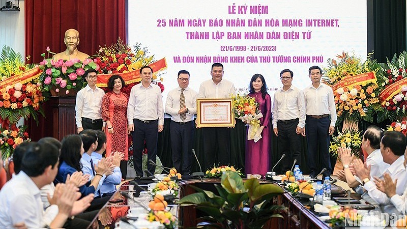 «Нянзан Онлайн» получил похвальную грамоту Премьер-министра за выдающиеся достижения в последнее время.