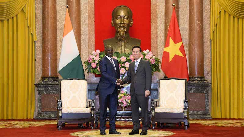 Президент Во Ван Тхыонг и Председатель Парламента Кот-д'Ивуара Адама Биктого. Фото: quochoi.vn