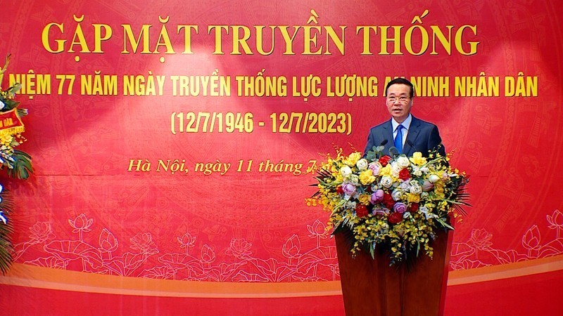 Президент Во Ван Тхыонг выступает на встрече. Фото: Хонг Куан
