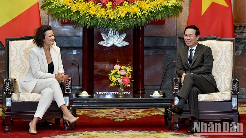 Президент Во Ван Тхыонг и Председатель Сената Бельгии Стефани Д'Оз.
