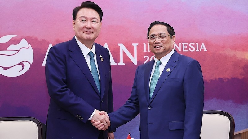 Премьер-министр Фам Минь Тьинь встречается с Президентом Южной Кореи Юн Сок Ёлем. Фото: ВИА