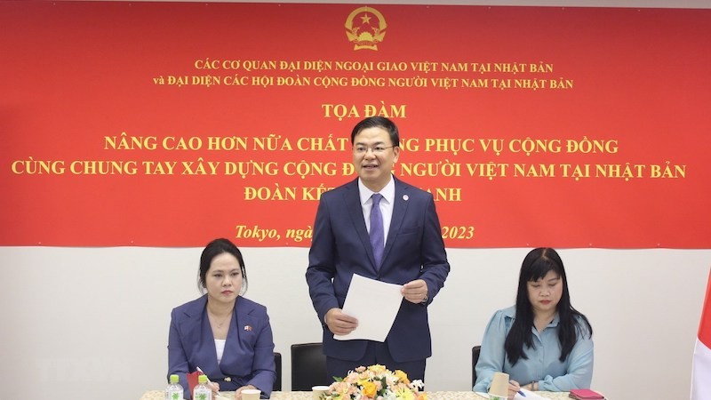 Посол Вьетнама в Японии Фам Куанг Хиеу выступает на беседе. Фото: ВИА