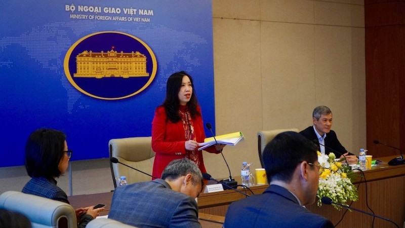 Замминистра Ле Тхи Тху Ханг выступает на заседании по культурной дипломатии и внешнему информированию. Фото: baoquocte.vn