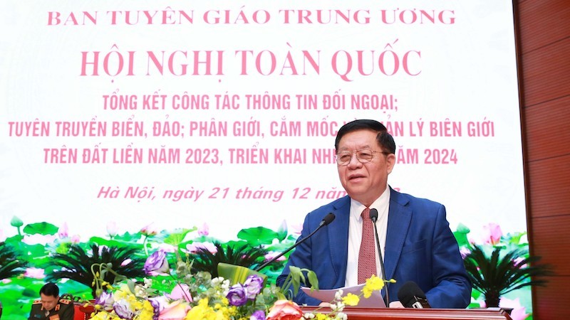 Глава Отдела ЦК КПВ по пропаганде и политическому воспитанию Нгуен Чонг Нгиа выступает на конференции. Фото: ВИА
