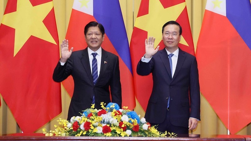 Президента Во Ван Тхыонг и Президент Филиппин Фердинанд Ромуальдес Маркос-младший. Фото: ВИА