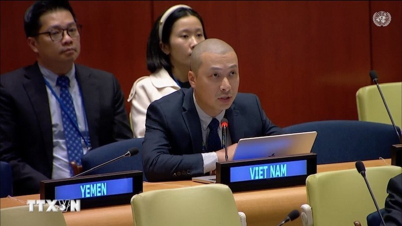 Временный поверенный в делах постоянной миссии Вьетнама при ООН, советник-посланник Нгуен Хоанг Нгуен выступает на форуме. Фото: ВИА