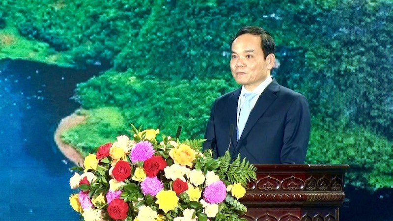 Вице-премьер Чан Лыу Куанг выступает на церемонии.