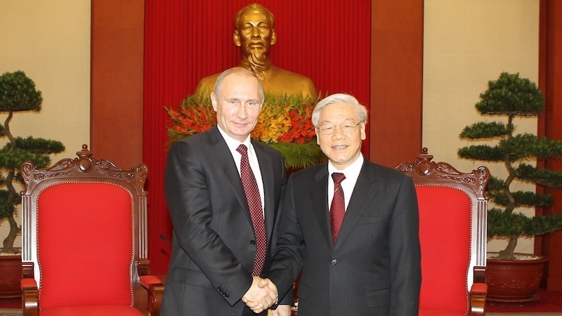 Генеральный секретарь ЦК КПВ Нгуен Фу Чонг и Президент России Владимир Путин во время его государственного визита во Вьетнам (12 ноября 2013 г.). Фото: ВИА