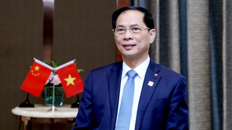 Министр иностранных дел Буй Тхань Шон